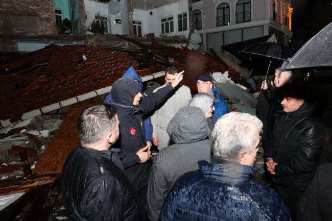 6,1'lik deprem sonrasında Bakan Yerlikaya sahada