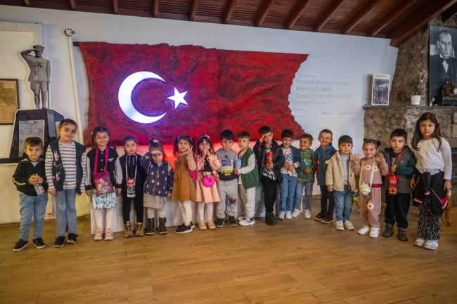 Çocuklar ve kadınlar Cumhuriyet ruhu ile Belkahve'de buluştu