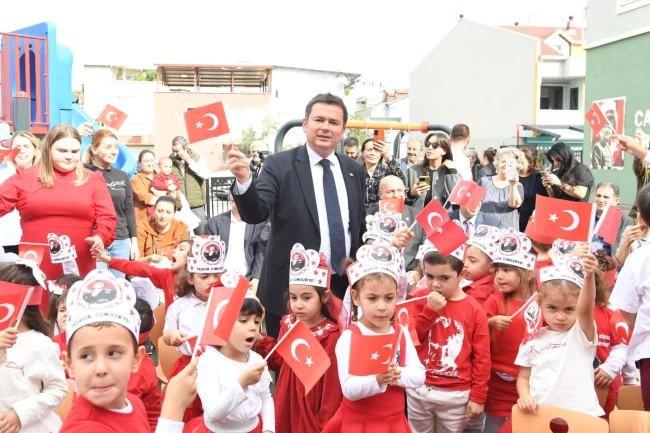 Bursa Osmangazi Belediyesi'nin kreşlerinde Cumhuriyet coşkusu
