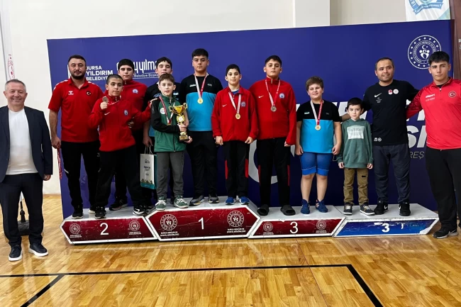 Bursa Yıldırım'da Cumhuriyet coşkusu sporla taçlandı