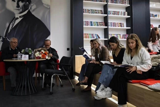 Denizli'de Cumhuriyet coşkusu 'Sessiz Okuma' ile taçlandı