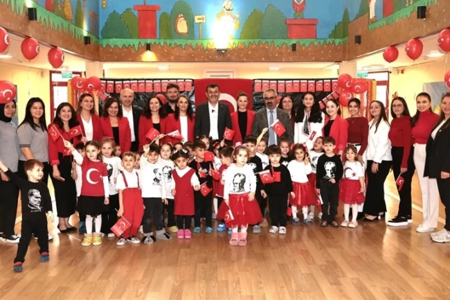 Denizli Büyükşehir'in Güneşli Günler'inde Cumhuriyet sevinci
