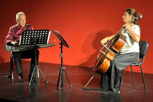 MEM Sahne'de sezon çello ve kanunun buluşmasıyla başladı