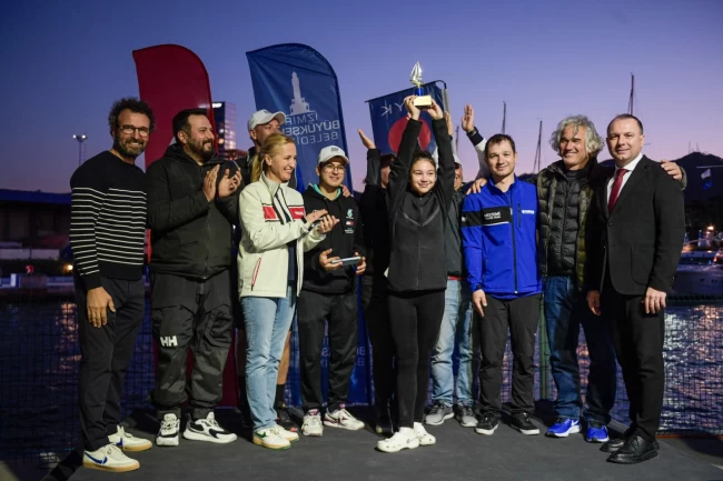 İzmir'de 102 millik parkur Cumhuriyet Kupası ile taçlandı