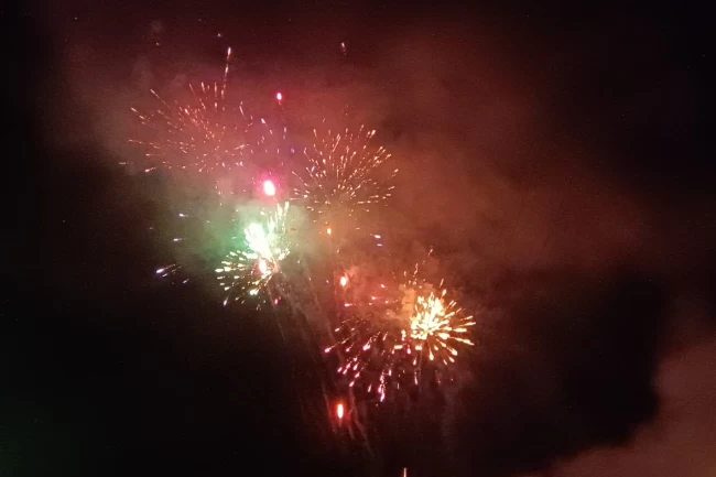 Bilecik Pazaryeri'nde coşku gökleri aydınlattı