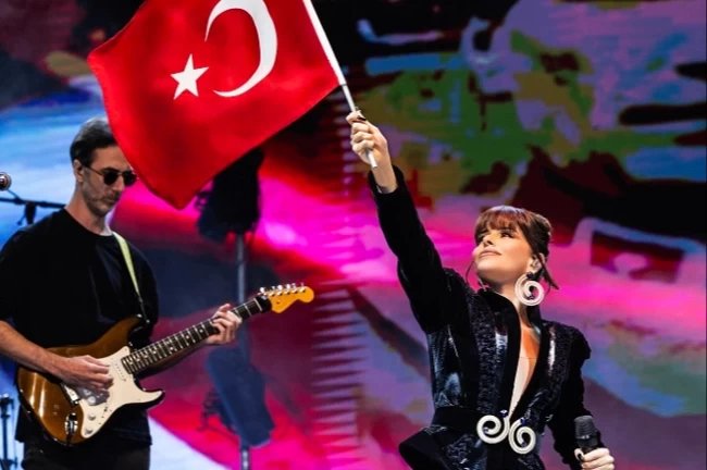 Simge, Cumhuriyet coşkusunu Didim'de yaşattı