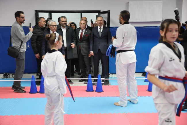 Sivas'ta Cumhuriyet Bayramı'nda yeni merkez açıldı