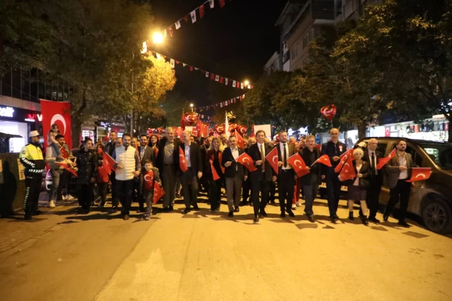 Bursa İnegöl'de Cumhuriyet Coşkusu meydanlara taştı