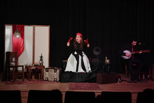 Cumhuriyet'in kuruluşu Bursa Osmangazi'de tek kişilik müzikalle anlatıldı