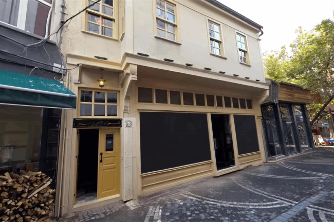 Balıkesir'de tarihi yapı "Glütensiz Kafe" olarak yeniden hayat buldu