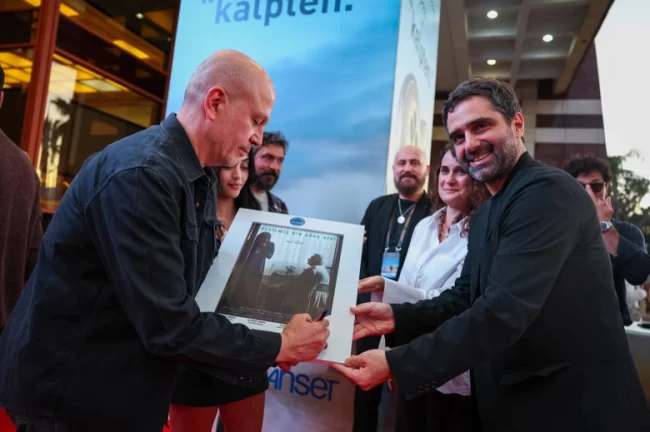 "Kesilmiş Bir Ağaç Gibi" ve "Noir" filmleri seyirciyle buluştu