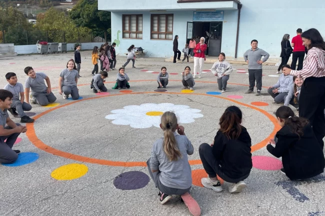CEYKAD'dan 'Renklerle Umut' projesi