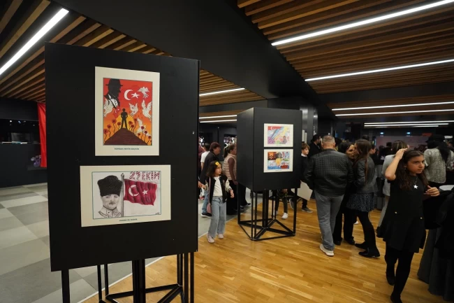 İstanbul Beylikdüzü'nde çocuklar Cumhuriyeti resim ve şiirlerle anlattı