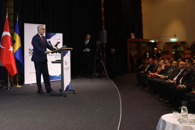 Bakan Işıkhan, İsveç'te Türk gurbetçilerle buluştu