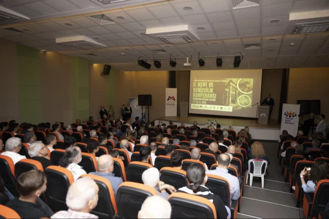 Mersin'de 'Denizle Bütünleşen Kent Vizyonu' konferansta masaya yatırıldı