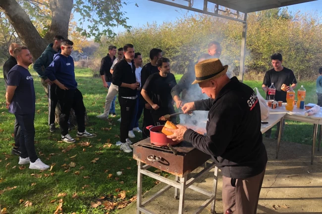 Ormankıran'dan futbolculara mangal partisi