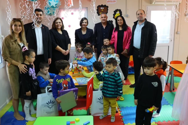 İzmir Karabağlar'da üçüncü oyun akademisi açıldı