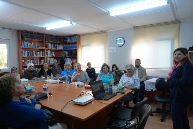 İstanbul Maltepe'de 'Değişen Dünyada Yaşlanmamayı Seçenler' söyleşisi