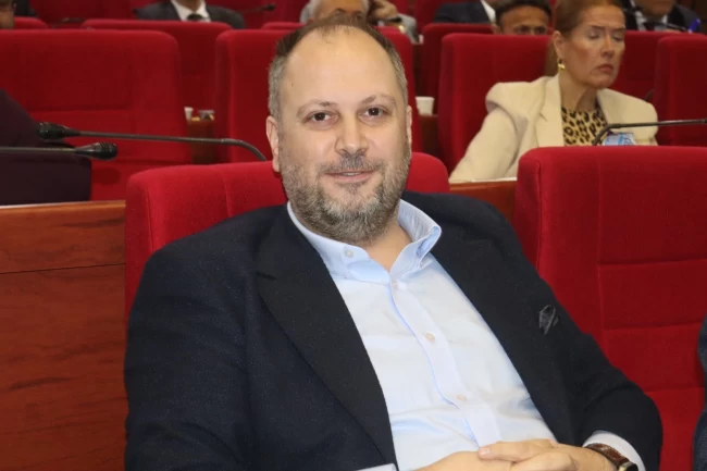 CHP'li Küçükkaya'dan sert çıkış: Empatiyi vatandaşa yapacaksınız, Belediye Başkanına değil!