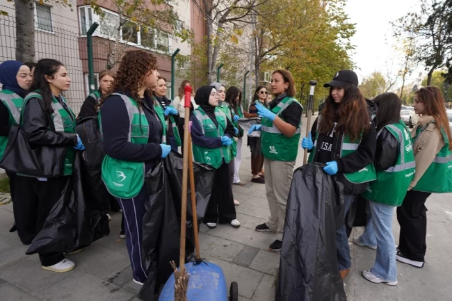 İstanbul Beylikdüzü'nde gençlerden 'çevre' mesajı