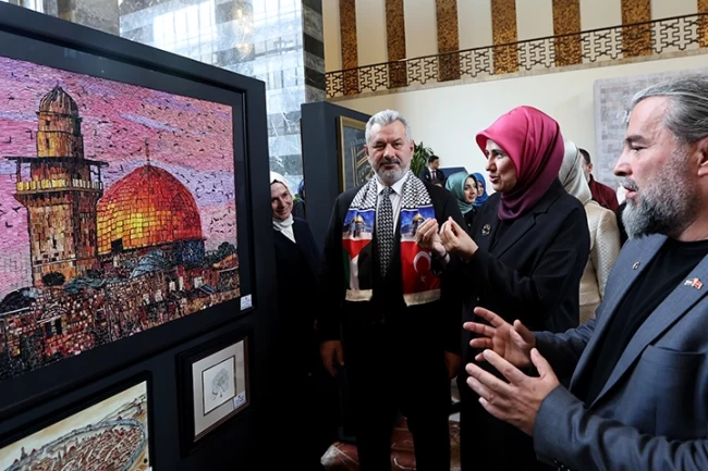 TBMM'de Gazze'ye destek sergisi "Hilalin Işığında" açıldı