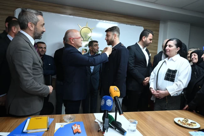 AK Parti Bursa'dan Gemlik ve Orhangazi'ye çıkarma... 800 yeni üye AK Parti'ye katıldı