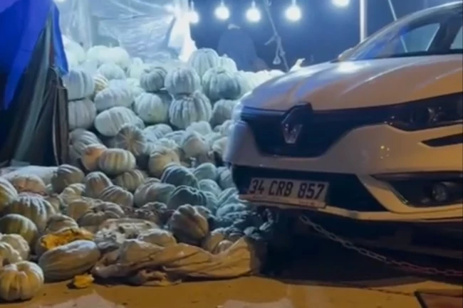 Düzce'de kaza! Kabak tezgahı yerle bir oldu... Gitti kabaklar!