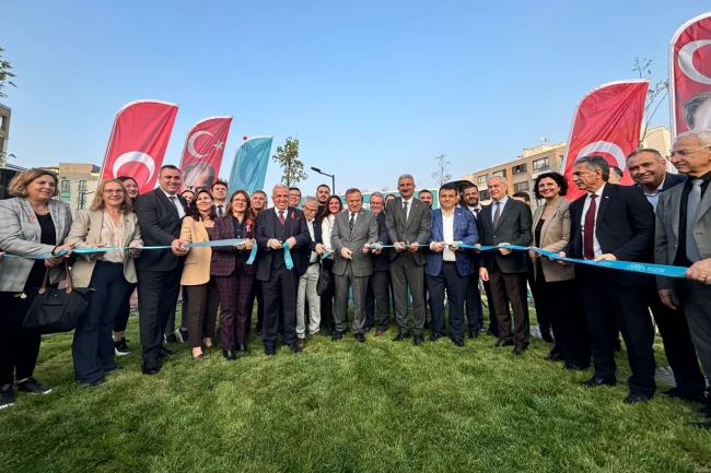 Bursa Nilüfer'de '30 Ağustos Zafer Parkı ve Koşu Yolu' açıldı