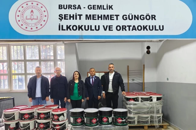 Bursa Gemlik'te Şehit Mehmet Güngör İlkokulu'na renkli destek