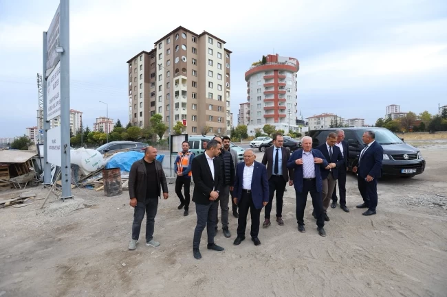 Memduh Büyükkılıç'tan Gökkent'teki okul inşaatına sıkı takip