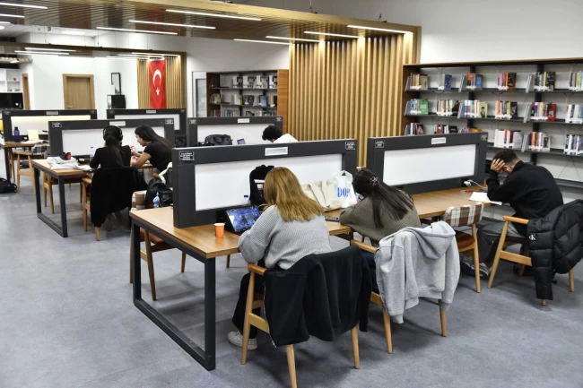 Ankara'da çalışma istasyonları 80 bin öğrenciyi ağırladı