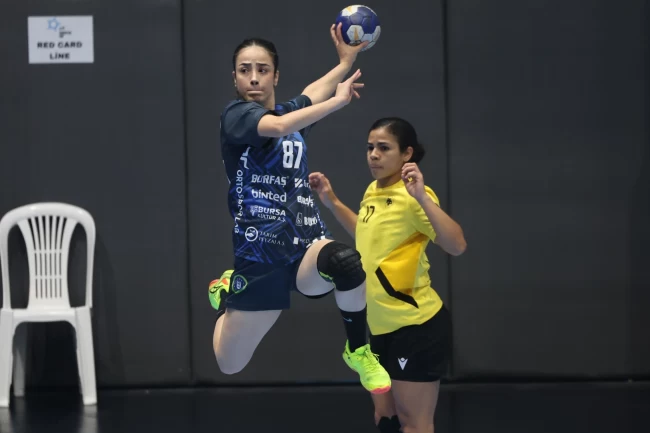 Bursa Büyükşehirli kadın hentbolcular EHF Avrupa Kupası'nda tur kapısını araladı