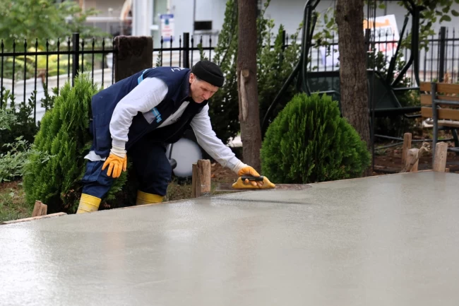 Kocaeli Büyükşehir'den huzurevine Bocce sahası