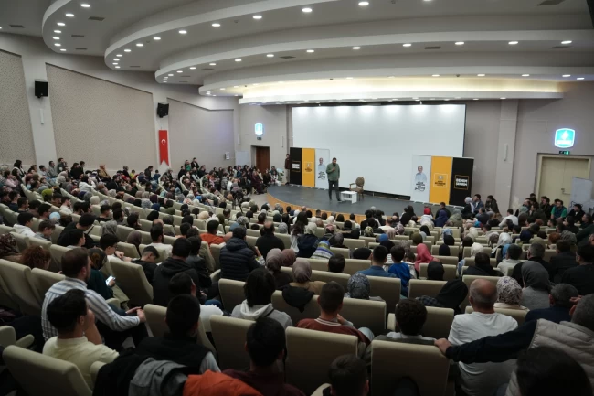 Konya'da 'Şehir Konferansları' başladı