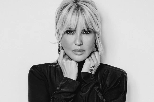 Gülben Ergen'den bomba gibi dönüş!