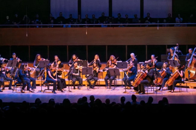 İzmir'de Ata'ya özlem notalarla yankılandı