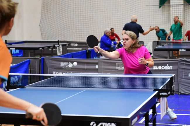 Bursa Osmangazi'de veteran sporcular final için ter döktü