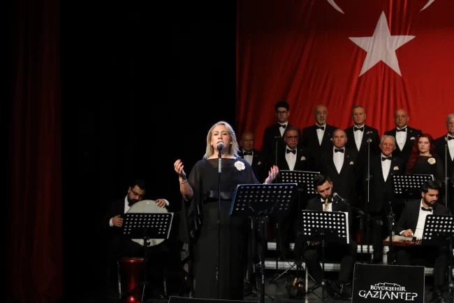 Gaziantep'te Atatürk, sevdiği şarkılarla anıldı