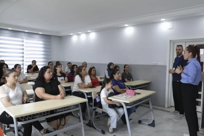 Mersin Büyükşehir'den velilere eğitim desteği