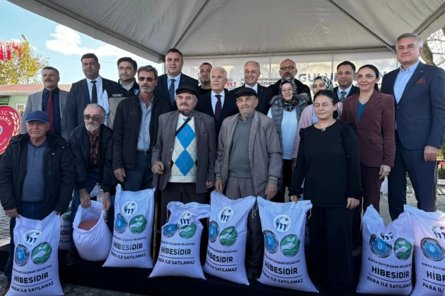 Bursa Büyükşehir'den Mustafakemalpaşa'da çiftçilere tohumluk buğday desteği