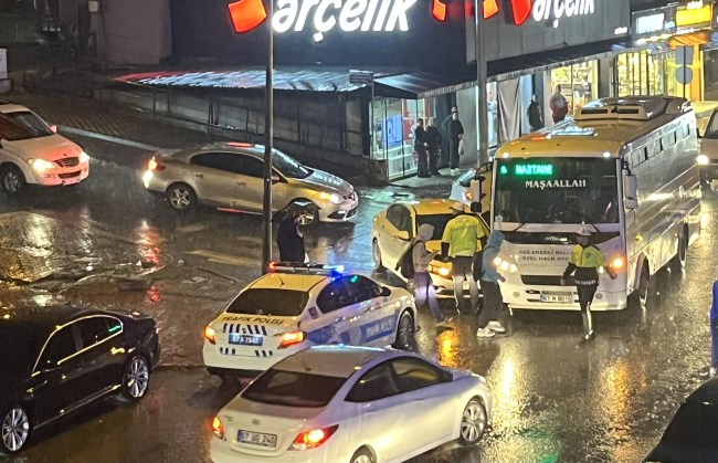 Kdz. Ereğli’de Yağışla Birlikte Trafik Kazası: Şans Eseri Yaralanan Olmadı