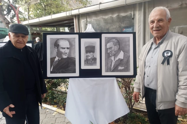 Kadir Elmaz'dan Atatürk temalı karakalem sergisi