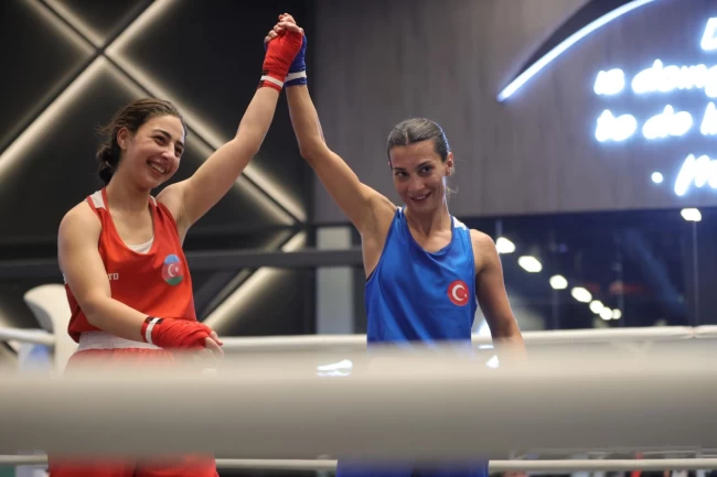 Kocaeli'nin altın yumruğu Ayşen Taşkın'dan büyük başarı