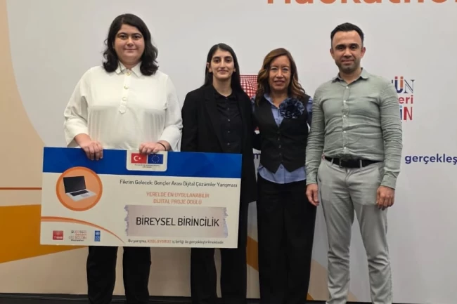 "Fikrim Gelecek" Hackathonu'nda Manisa'ya birincilik geldi