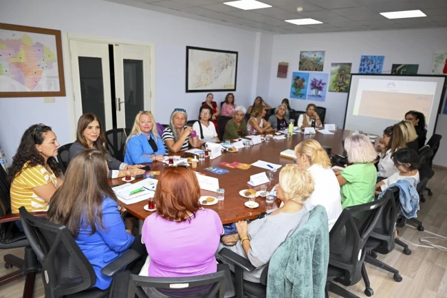 Mersin'de Pazartesi Buluşmalarıyla kadın dayanışması güçleniyor