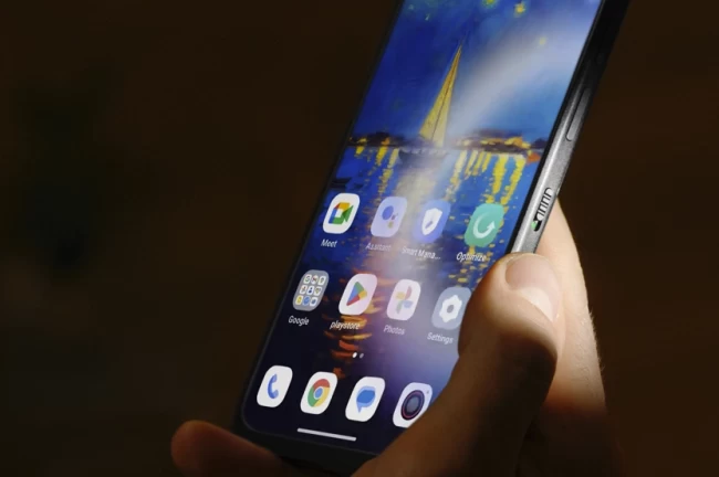 Çocuklar internette daha fazla zaman geçirirken ebeveynler güvenlik için yeni arayışta