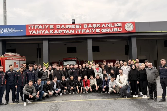 İtfaiyeci adaylarından Kocaeli İtfaiyesi'ne teknik ziyaret