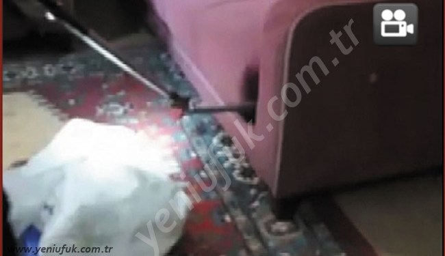 SICAKTAN BUNALAN YILAN EVE SIĞINDI!..