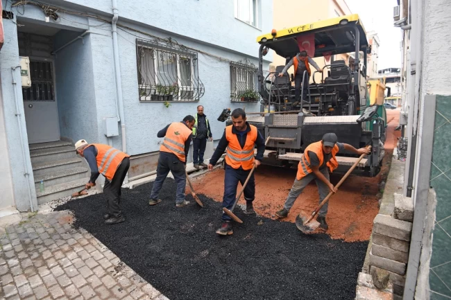 Bursa Osmangazi'de eski asfaltlar yenileniyor
