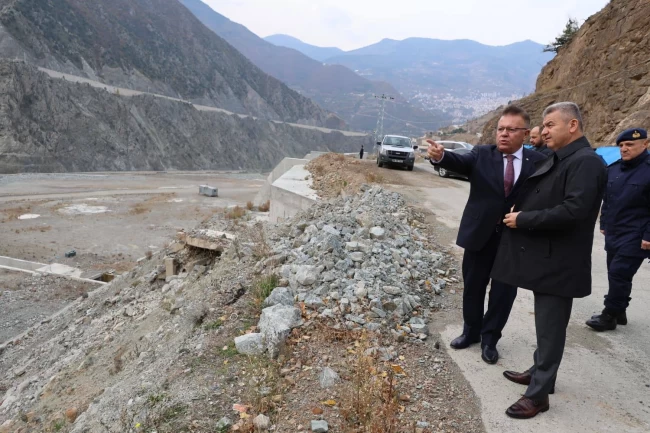 Artvin'de Livane Küçük Sanayi Sitesi'nde inceleme